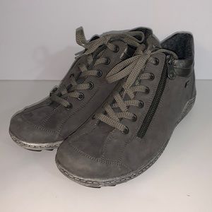 remonte Tex Gray leather ankle boots metallic collar side zipper for easy on.